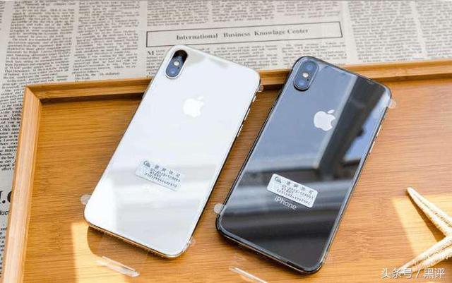 蘋果良知了，iPhoneX總算跌至新賤價，網友：只能說再會
