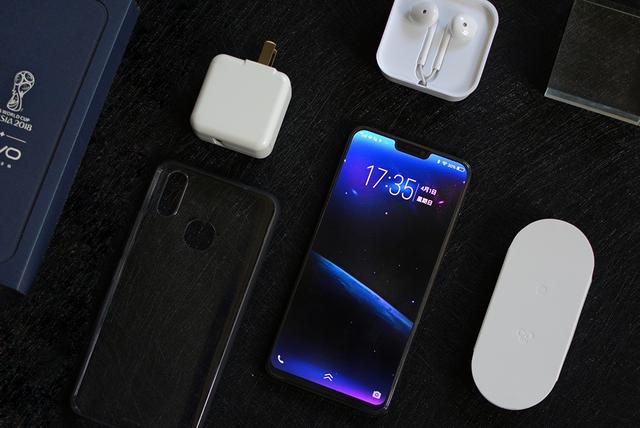 一向被友商莫名“進犯”的vivo，用心做自己，用實力說話！