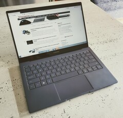 Galaxy Book S比MacBook Air更薄、更輕、速度更快?