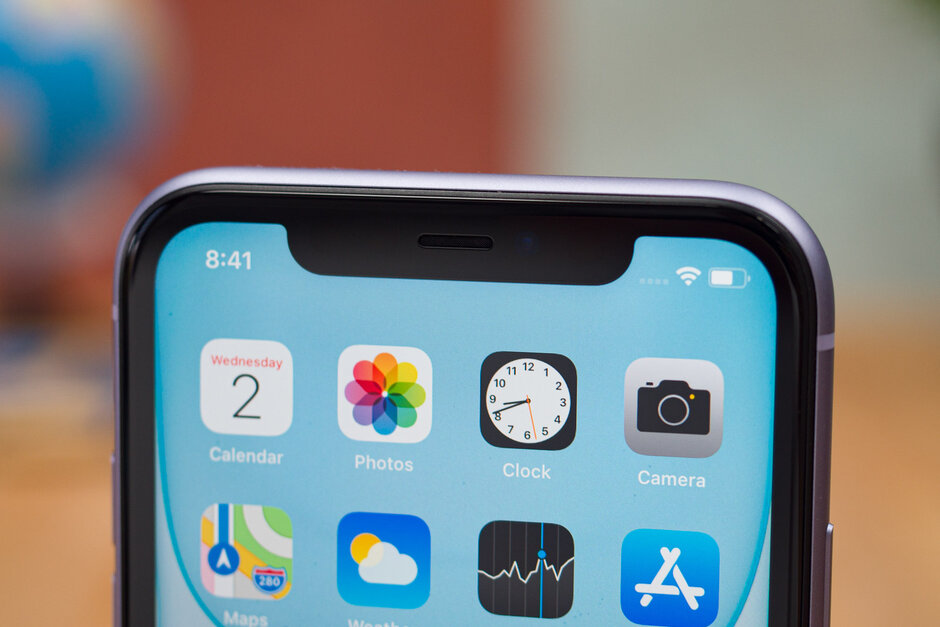 最小的iPhone 12 5G有更窄的凹槽，但是120Hz延遲到iPhone 13